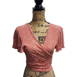 By Together Top Womens Size‎ Small Red White Wrap Blouse Leaf Print Ruching Boho